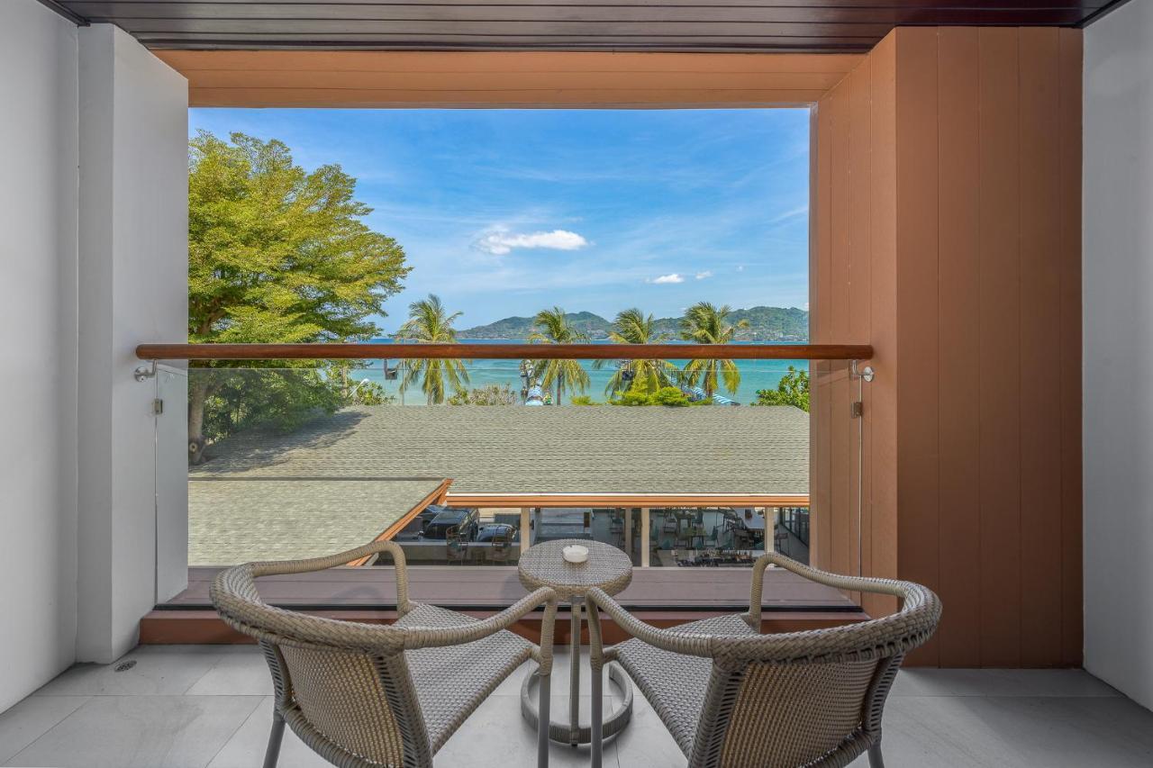 Liv Hotel Phuket Patong Beachfront Exterior foto