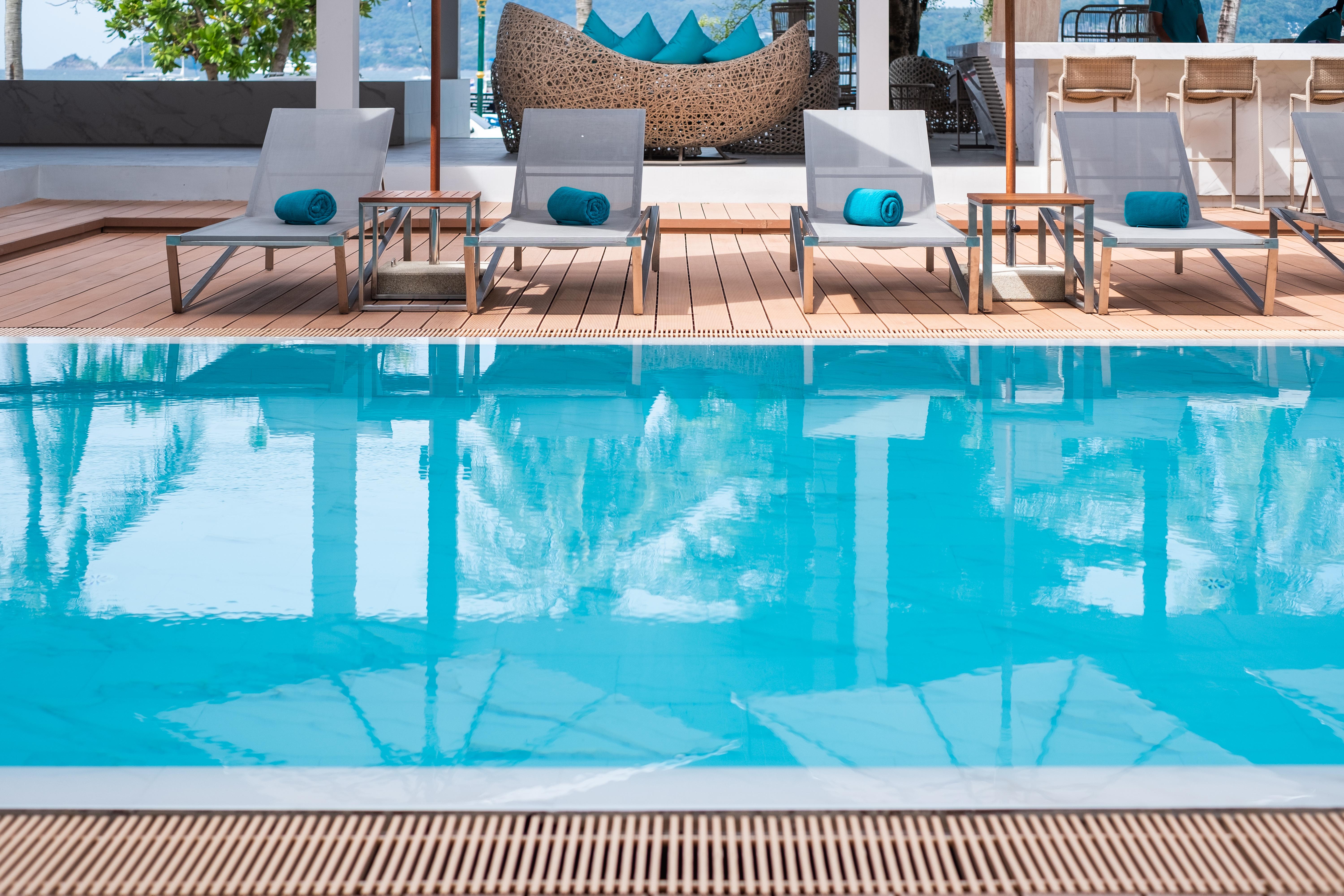 Liv Hotel Phuket Patong Beachfront Exterior foto