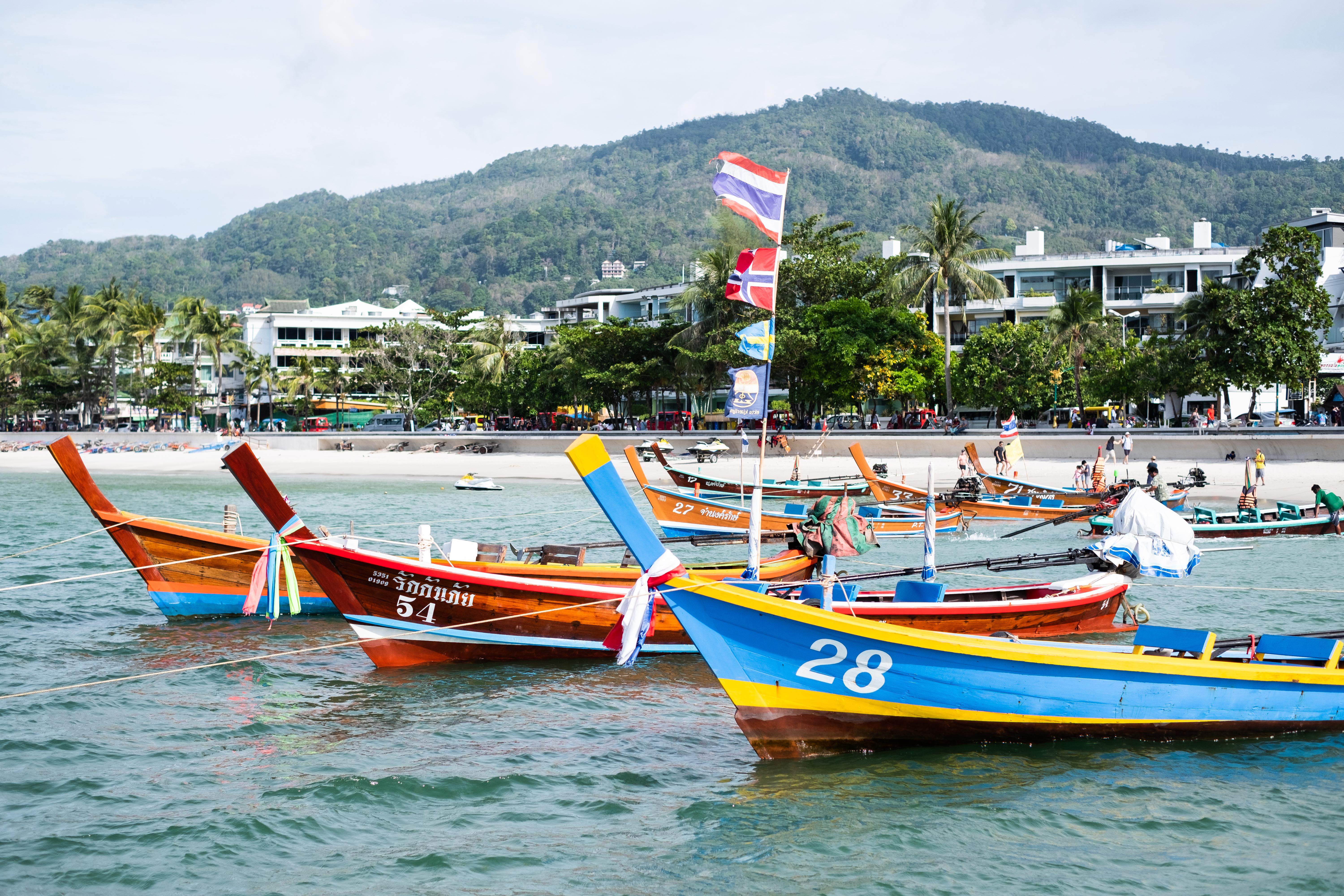 Liv Hotel Phuket Patong Beachfront Exterior foto